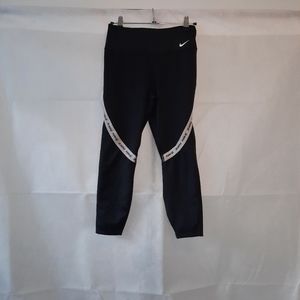 Nike Cropped Legging